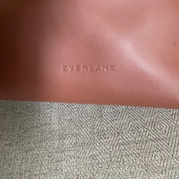 Everlane Studio Bag in Rich Cognac Leather. Made in Italy. - Picture 11 of 16